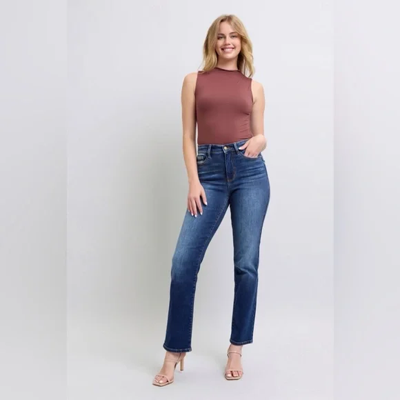 Judy Blue Medium Washed Straight Leg Jeans with Pockets - Picture 2 of 10